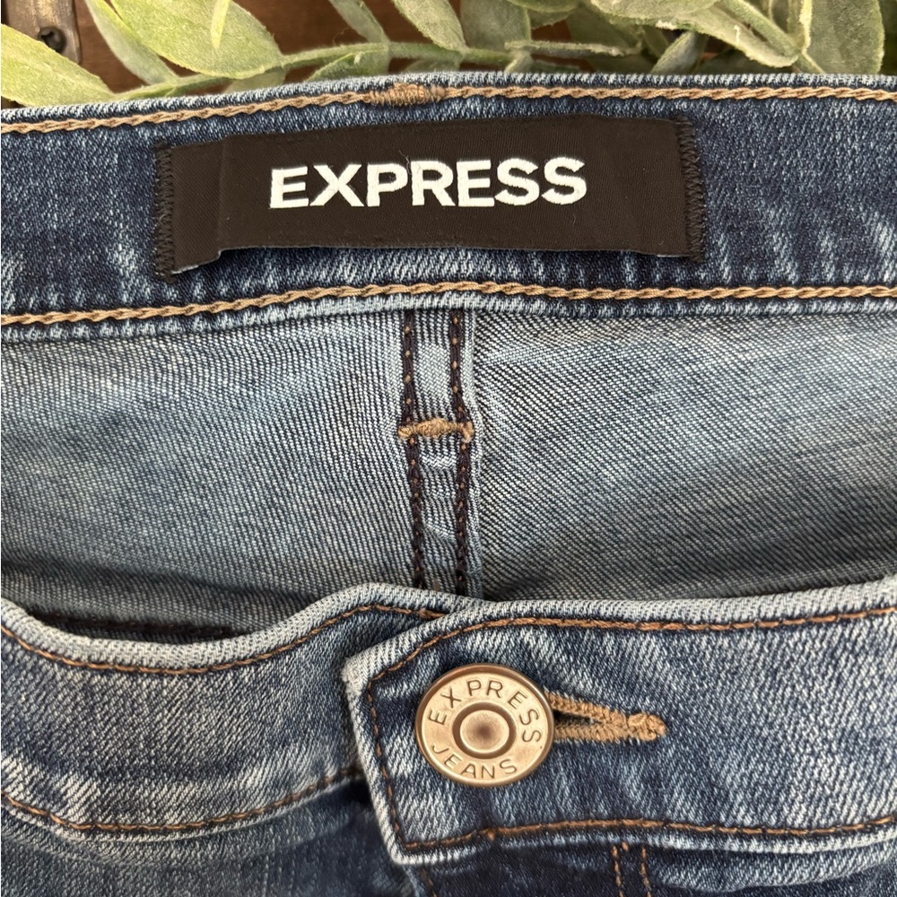 Express Girlfriend High Rise Jeans - Picture 4 of 7